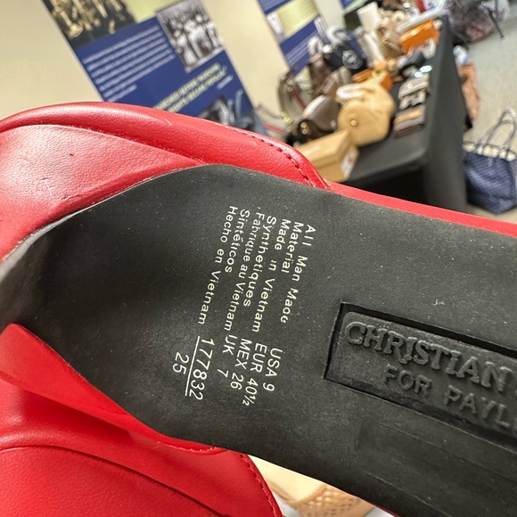 Red Leather heels - Picture 4 of 7